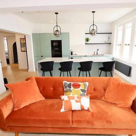 Newly Refurbished W/ River Views London Exteriör bild