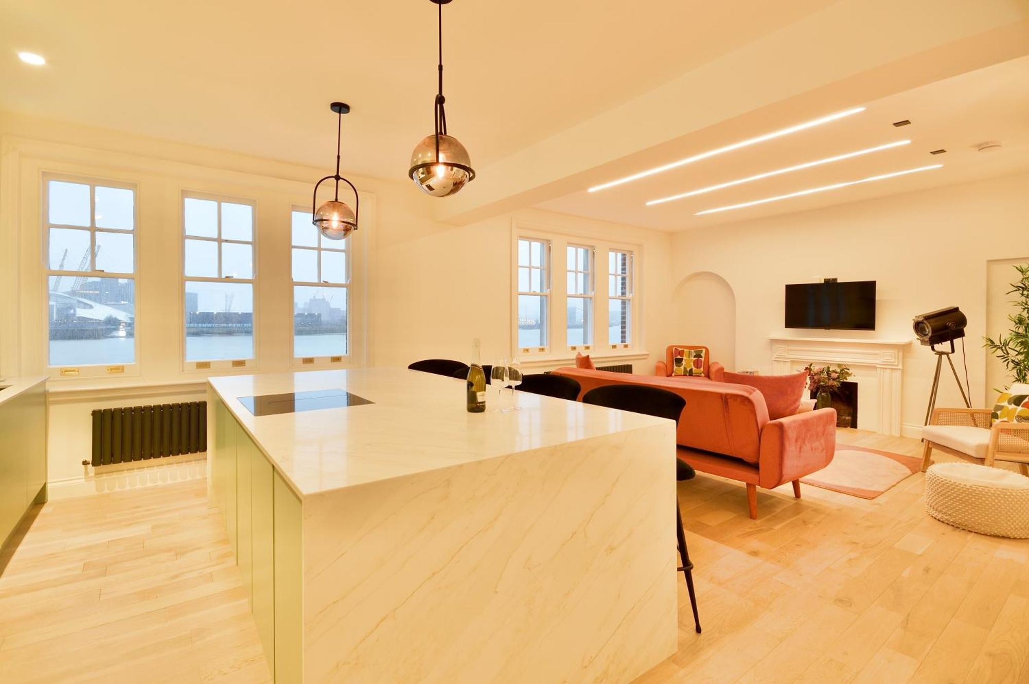 Newly Refurbished W/ River Views London Exteriör bild